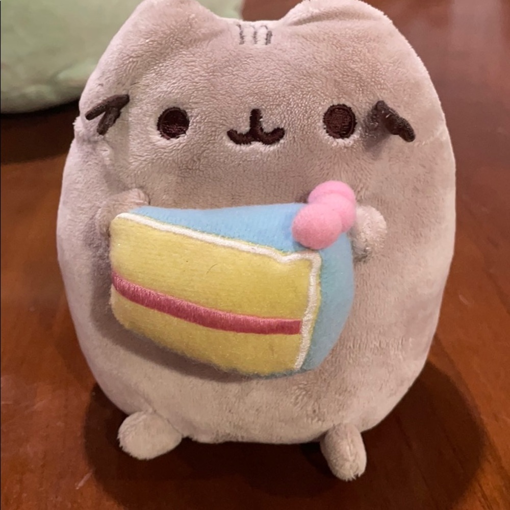 Birthday Pusheen, mini plush